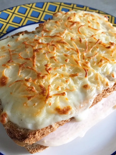Una foto de Sándwich Croque Monsieur