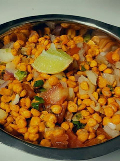 चना दाल चाट(CHANA DAAL CHAAT RECIPE IN HINDI) रेसिपी मुख्य फोटो