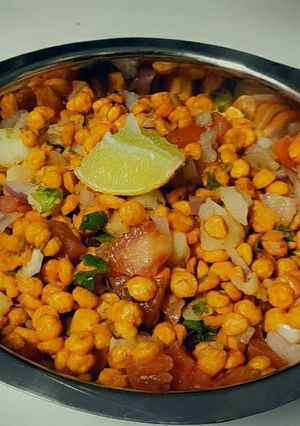 चना दाल चाट(CHANA DAAL CHAAT RECIPE IN HINDI) रेसिपी मुख्य फोटो