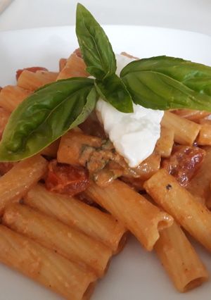 Foto di Tortiglioni pomodorini e burrata