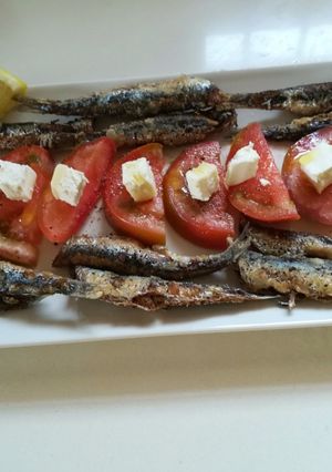 Foto principal de Boquerones con tomate y queso de cabra