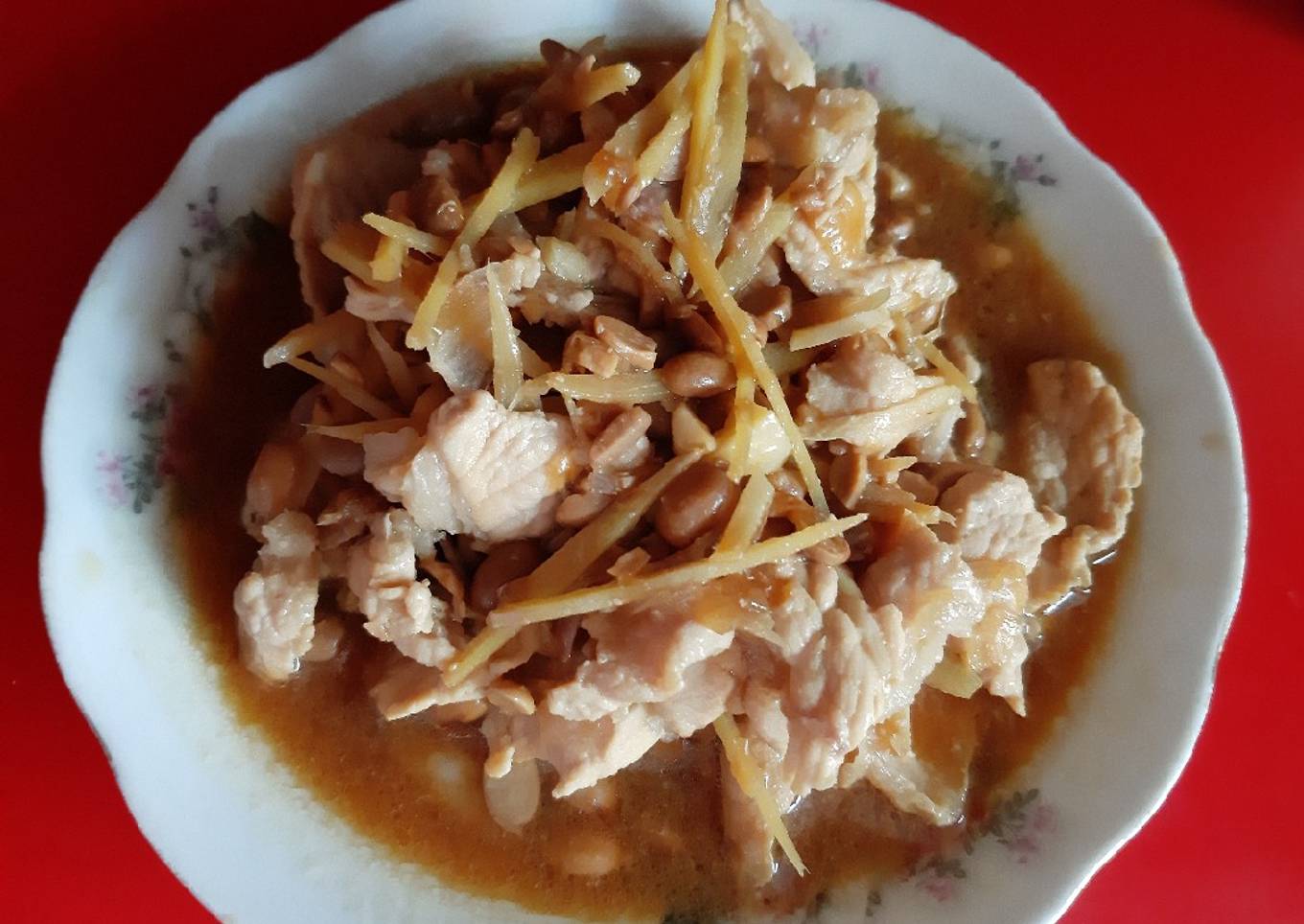 Daging babi tumis tauco