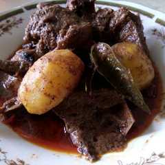 A picture of Bebek masak merah khas Aceh.