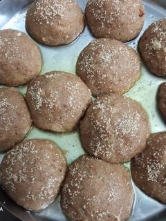 ચુરમાના લાડુ (Churma Laddu Recipe In Gujarati) રેસીપી મુખ્ય ફોટો