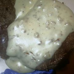 A picture of Bacon and Gorgonzola sauce..