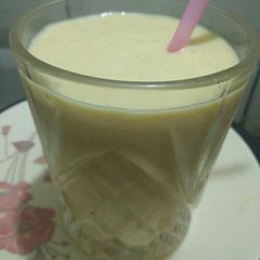 A picture of Mango Shake with Mango Ice cream.