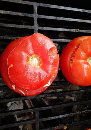Una foto de Jitomates (Tomates) Bola Rellenos