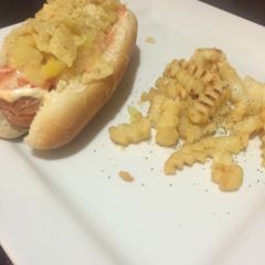A picture of Hawaiian Colombian Hotdogs.