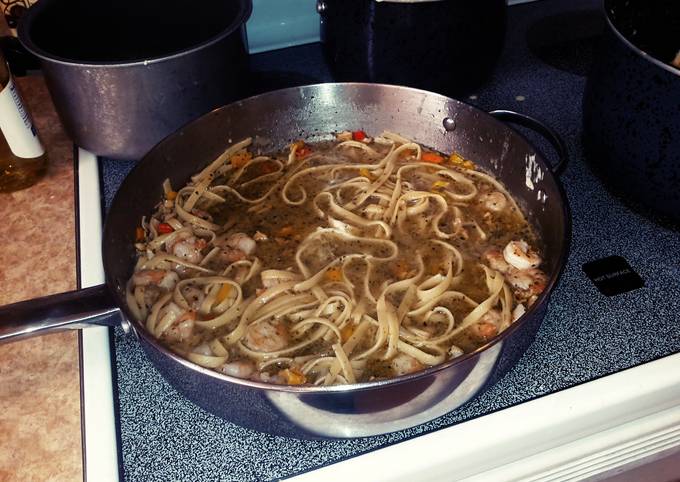 Shrimp & white clam sauce linguini