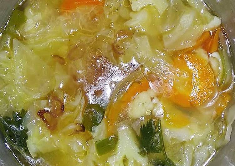 Langkah Mudah untuk Menyiapkan Sup sayur sederhana Anti Gagal