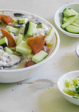 A picture of Super grain Blend with curd and veggies.