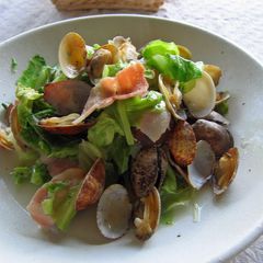 A picture of Microwave-steamed Manila Clams and Cabbage.