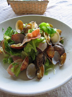 A picture of Microwave-steamed Manila Clams and Cabbage.