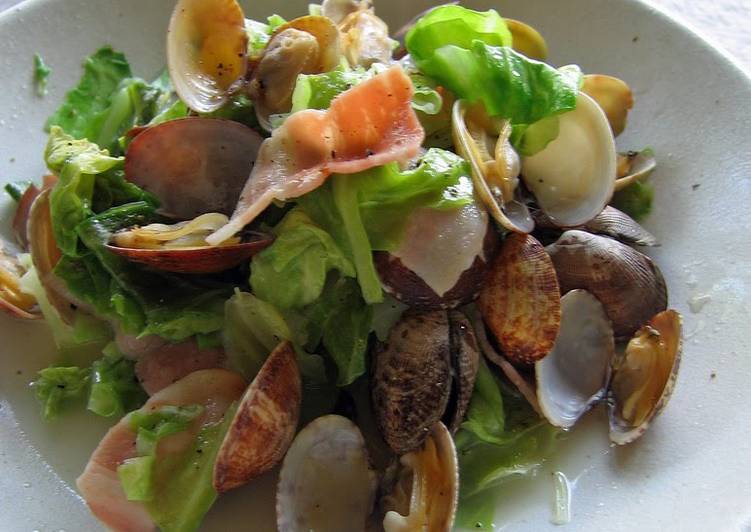 Easiest Way to Make Perfect Microwave-steamed Manila Clams and Cabbage