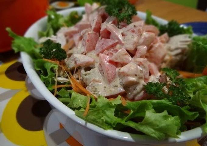 Chicken Breast Salad with Tomato Mayonnaise Sauce