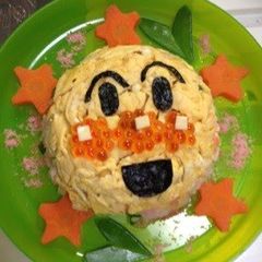 A picture of Anpanman Sushi Cake.
