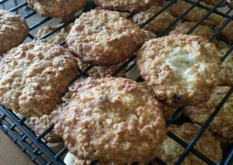 Blue Cheese Oatmeal Cookies with Cranberries