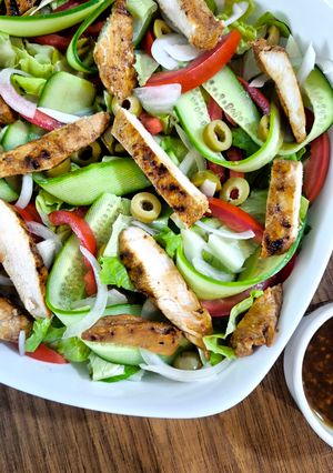 عکسی از دستور سالاد مرغ بالزامیک (Balsamic Chicken Salad)