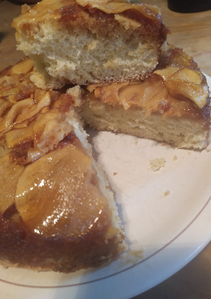 Una foto de Torta de manzana invertida