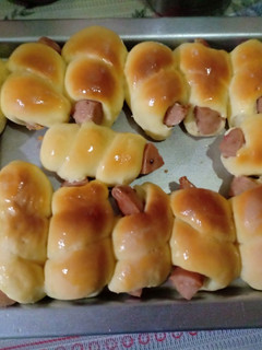 Foto resep Roti Manis mini isi Sosis Roll