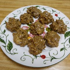 A picture of No Bake Special K Cookies.