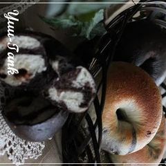 A picture of Elegant Chocolate Marbled Bagels.