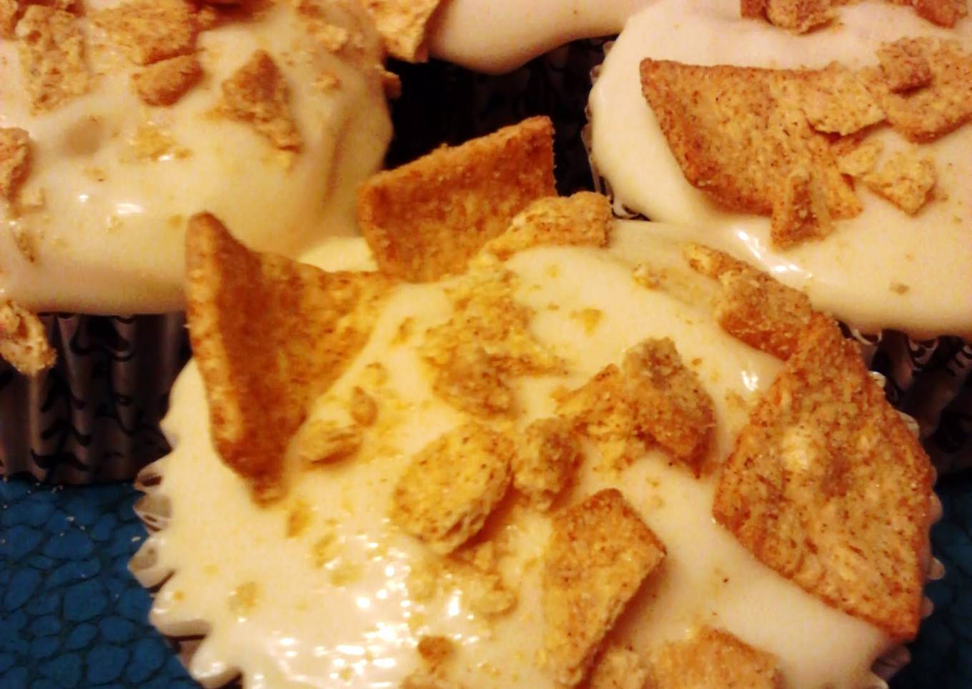 Rum Chata Cupcakes W/ Dulce De Leche Cream Cheese Frosting