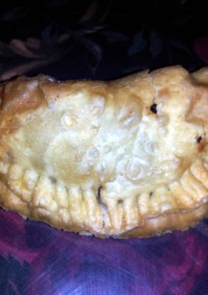 A picture of Empanada dough.