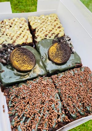 A picture of Deluxe Brownie Assortment.