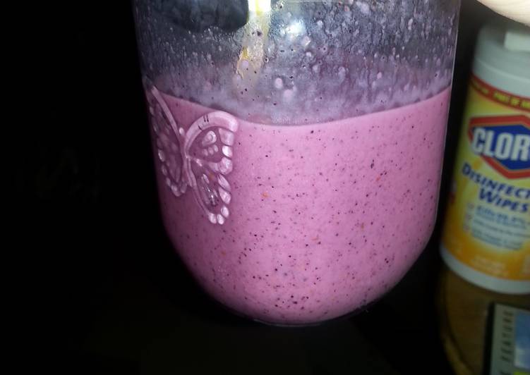 Simple Way to Make Homemade Lemon Berry Smoothie