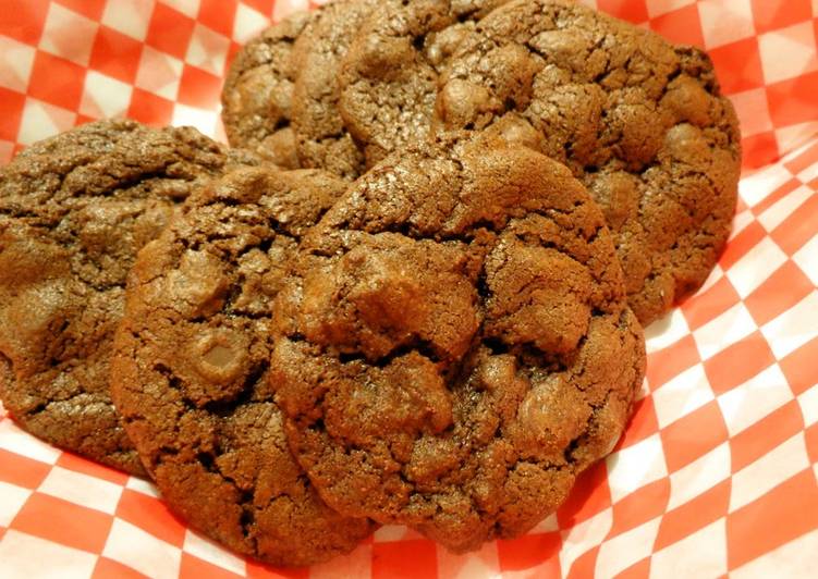 Steps to Prepare Super Quick Homemade Moist &amp; Chewy Double Chocolate Cookies