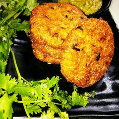 A picture of #tiffin box# bread kachori.