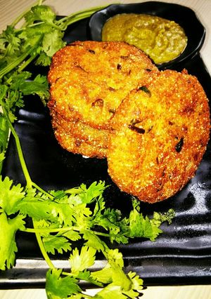 A picture of #tiffin box# bread kachori.