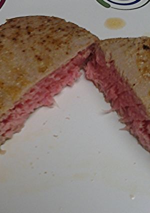 A picture of Ahi tuna, simple.