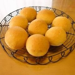 A picture of Simple Dinner Rolls.