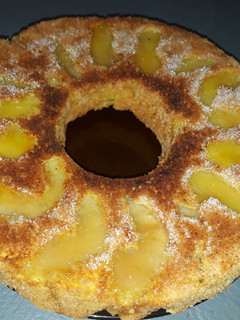 Una foto de Torta invertida de manzana Fácil