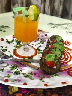 छोले पालक टिक्की (Chole Palak Tikki Recipe In Hindi) रेसिपी मुख्य फोटो