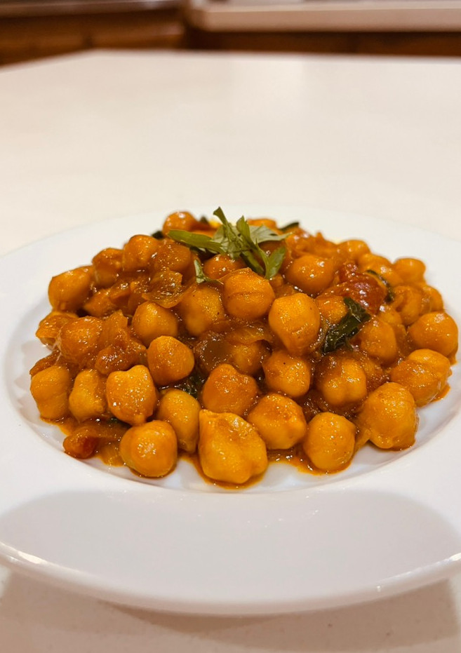 صورة لوصفة حمسة الحمص بالكاري 😋💯