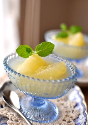 A picture of Agar, Honey and Grapefruit Jello.