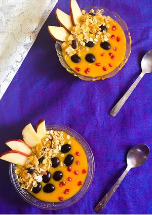 A picture of Apple and Mango smoothie.