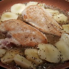 A picture of Peaches and chicken.