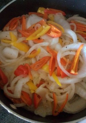 A picture of Sauteed onions and peppers.