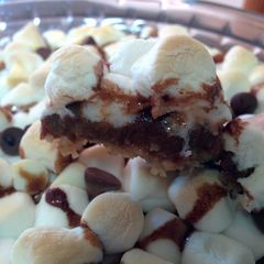 A picture of Marshmallow Pie.