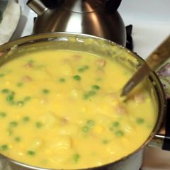 A picture of Ham & Cheddar Soup.