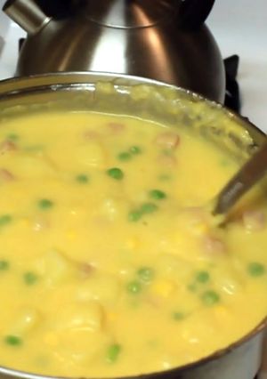 A picture of Ham & Cheddar Soup.