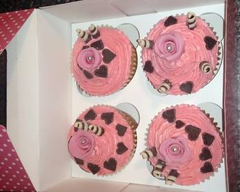 The New Way Serving Recipe pink rose cupcakes with pink buttetcream chocolate swirls  hearts Delicious and Healthy