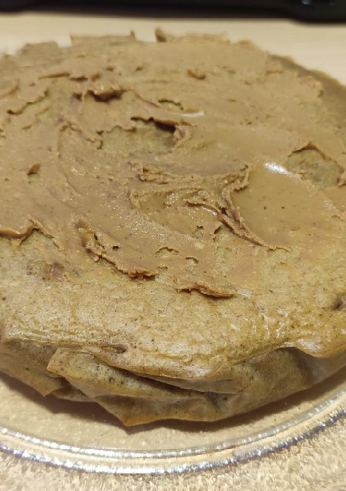 Una foto de Bizcocho proteico de vainilla y crema de cacahuete en microondas