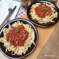 A picture of FETTUCCINE WITH BOLOGNESE SAUCE😋.