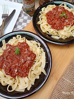 A picture of FETTUCCINE WITH BOLOGNESE SAUCE😋.