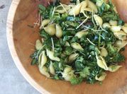 A picture of spinach and broccoli